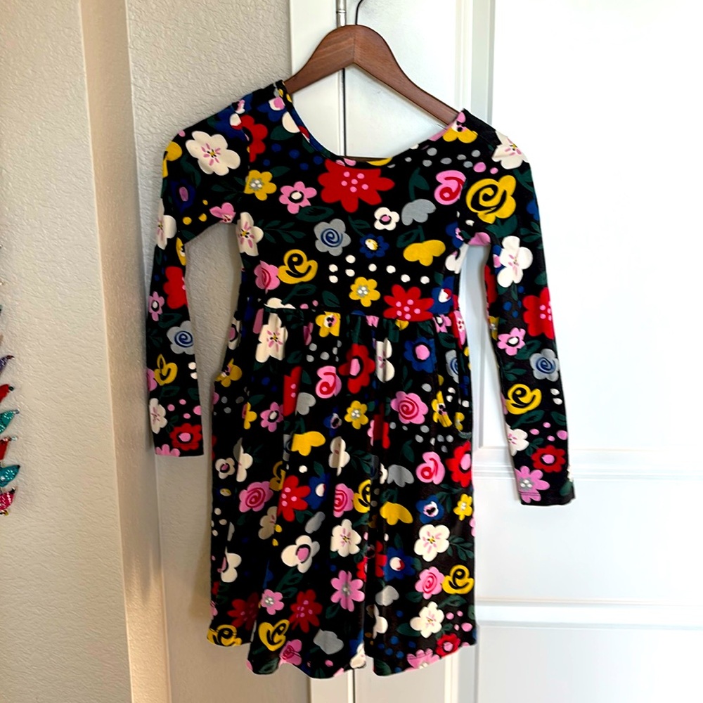 Hanna Andersson skater twirl read size 8